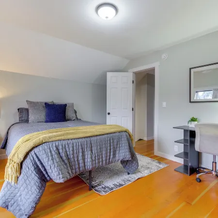1 Mi to Historic Dtwn: Dog-friendly Everett Home! Hotels in Everett