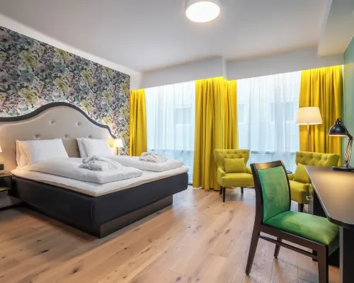 Thon Hotel Cecil Hotels near Chat Noir