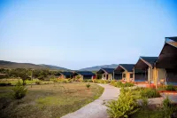 Endeem Mara Resort
