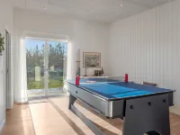 "Vanna" - 1.2km from the Sea