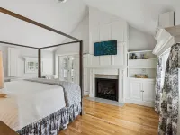 Mayville Union House Hotels in Bethel