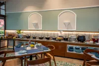 Mandrem Beach Resort, A Member of Radisson Individuals - breakfast