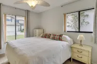 Private Beach & Pool Access! Fort Myers Getaway - Wifi