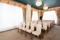 Mayflower Park Hotel