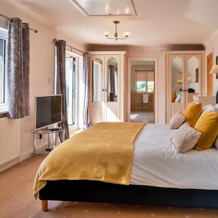 Cottage in Whitestone With Garden & Games Room