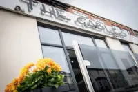 Cherish Lewis Hotel Blackpool- 2 Min to Beach- Smart Lock- Fast WiFi - Beach