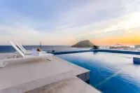 CDesign Hotel - Infinity Pools