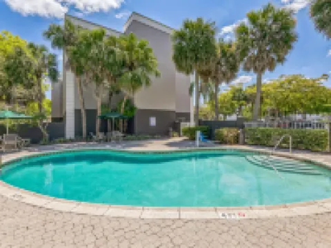 La Quinta Inn & Suites by Wyndham Miami Lakes Hotels in Miami Lakes