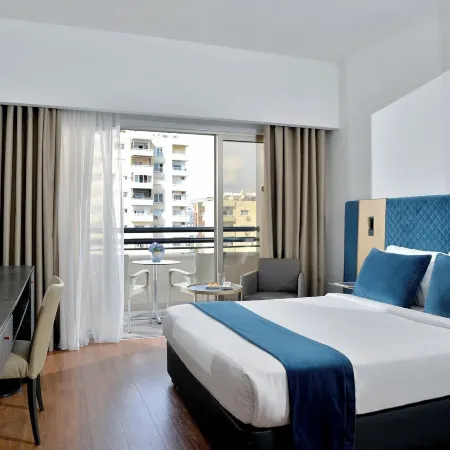 Ajax Hotel