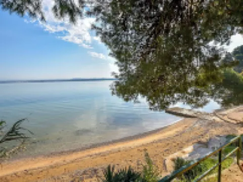 Apartments Studenac Hotels in Tkon