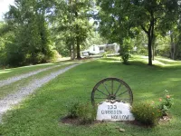 Country Farmhouse, Visit Family, Bristol Casino, Hiking/Biking, Relocating Here