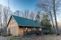 Getaway Cabin – Deck, Fire Pit & BBQ Near Gorge