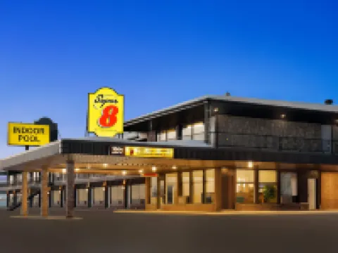 Super 8 by Wyndham Hearst on Hotels in Hearst