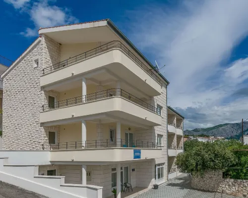 Apartments Villa Aquamarine Hotels in Duce