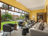 Disandt House by Neighbourgood Hotels near Queens Beach