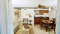 Coconut Palm Inn