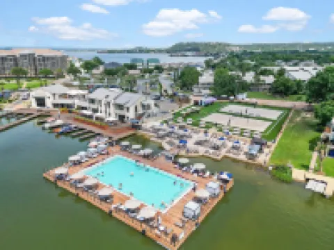 Lakeside condo Retreat in Horseshoe Bay