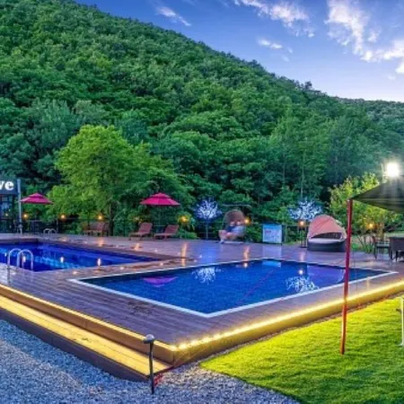 Gapyeong Olive Pool Villa Отели рядом с достопримечательностью «Интерактивный художественный музей»