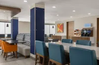 โรงแรม ฮอลิเดย์ อินน์ เอ็กซ์เพรส แอนด์ สวีทส์ ฮันต์สวิลล์ บาย IHG - พร้อมอาหารเช้า