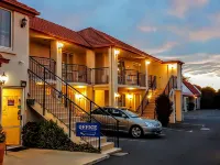Northcote Motor Lodge Hotels near Groynes