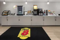 Super 8 by Wyndham Bronx Near Stadium - breakfast