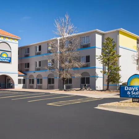 Days Inn & Suites by Wyndham Airport Albuquerque