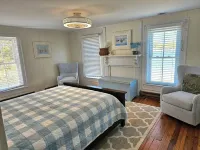 5 Star Bayfront with 4 Br and 2 Full Bathrooms - Room for Multiple Families