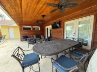 Tropical Oasis ~ Game Room ~ Spectacular Gardens ~ Heated 32' Saltwater Pool