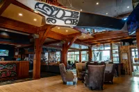 Cape Fox Lodge - bar