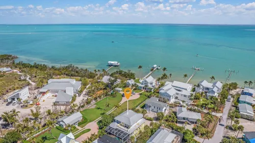 Walk to Beach PoolHot Tub Game Room Captiva 5Bdr Coco Mango by AvantStay