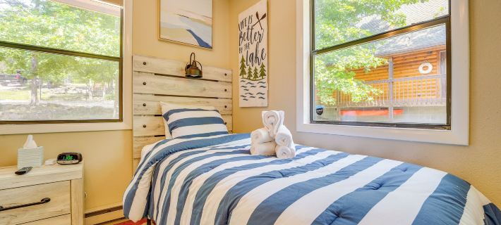 Cozy Table Rock Lake Vacation Rental w/ Deck Hotels in Barry County