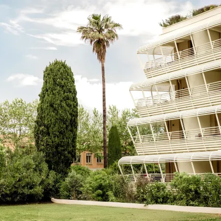 Hotel Ventura Saint-Tropez, Tapestry Collection By Hilton