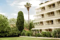 Hotel Ventura Saint-Tropez, Tapestry Collection By Hilton