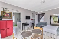 The Cozy 1 Bedroom Apartment - balcony