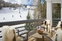 Viewline Resort Snowmass, Autograph Collection - Mountain view