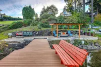 Serene 3BR Home in Kent With Modern Comforts