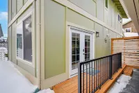 Quiet Anchorage Home: Near Parks, Hikes & Airport! - Condos