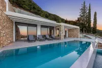 Z4 Alpha 2bed in Frini - Homestays