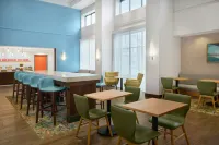 Hampton Inn & Suites Detroit/Troy - breakfast