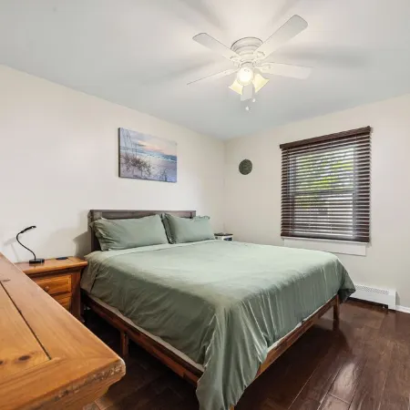 Enjoy this spacious 1 st floor Guest House "Serenity" near all the attractions.