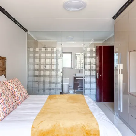 Light-Filled 2BR 2BA Spacious Apartment