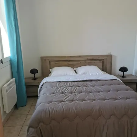 Family Duplex With Terrace in Corsica Отели в г. Лингуиццетта