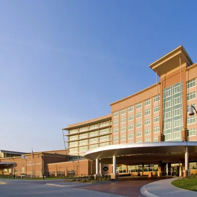 Embassy Suites by Hilton Omaha la Vista Hotel & Conference Center Отели рядом с достопримечательностью «Парк аттракционов Fun-Plex»