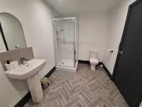 Double and Single Room with Private Bathroom - Homestays