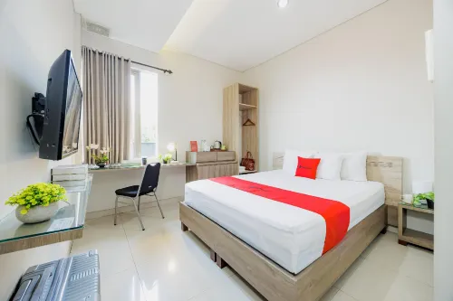 RedDoorz Plus @ Cirebon City Center - parkir
