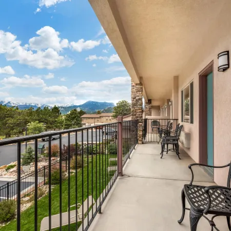 Best Western Plus Silver Saddle Inn