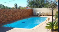 Acacia Motel - Pools