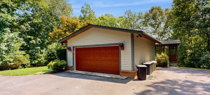 Family Lake House With Deck, Private Dock/boathouse, Grill, Firepit, & Fast Wifi Hotels in Louisa County