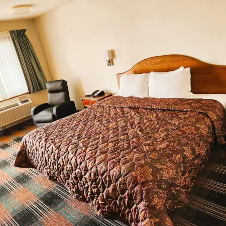 Americas Best Value Inn Iola Отели в г. Айола