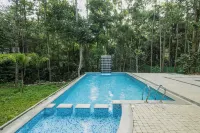 Kolaahalam Mainland Resorts & Spa - Pools